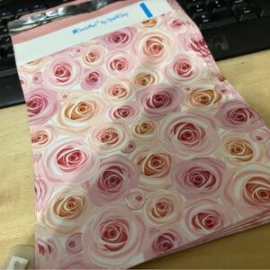 Pink Rose Patterned Gift of shipping bags no padding 10 bags
